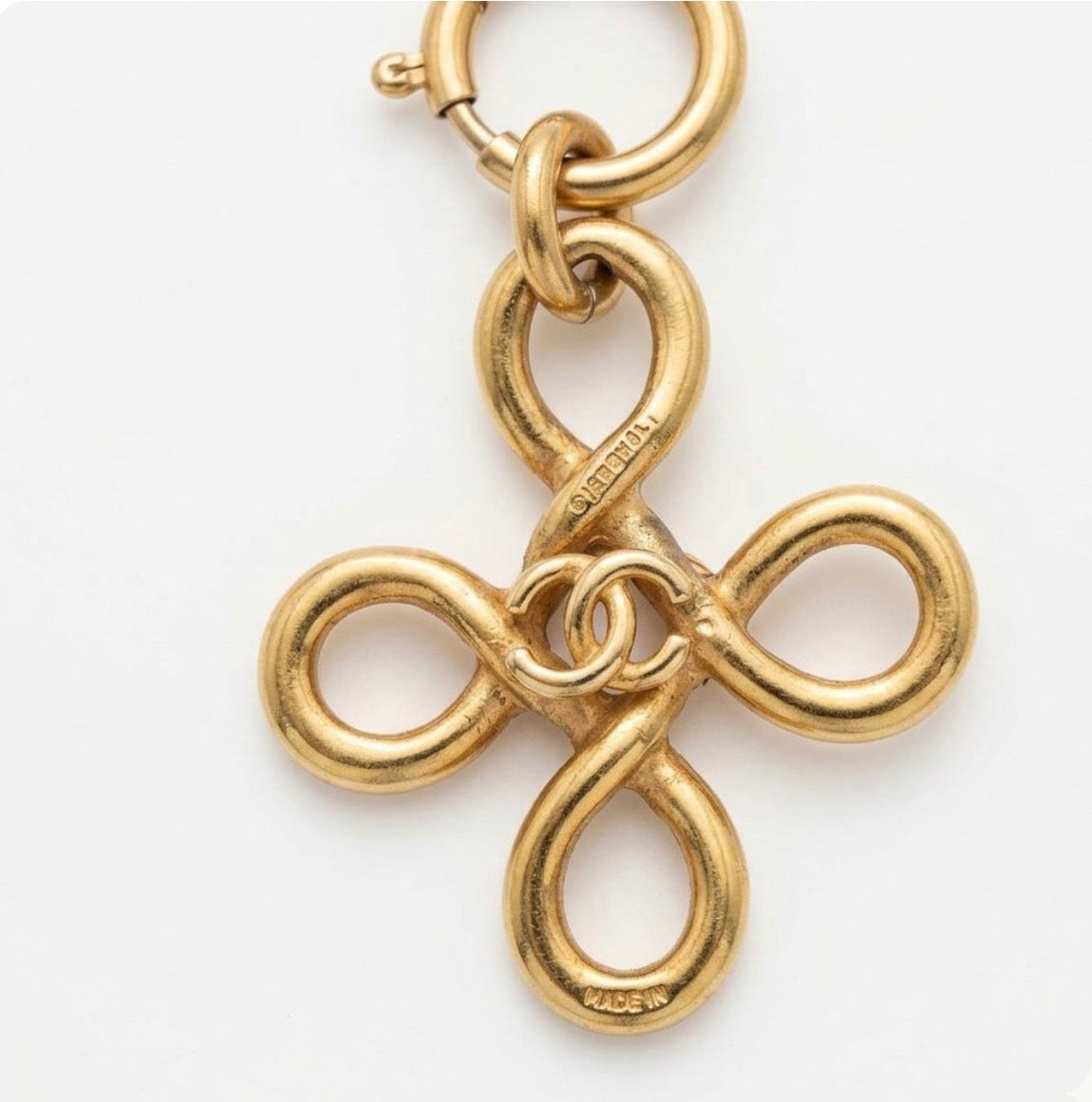 Clover Knot — On Chain