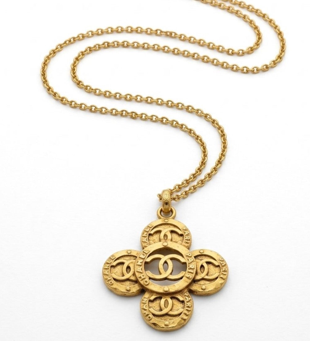 Large Clover — On Chain