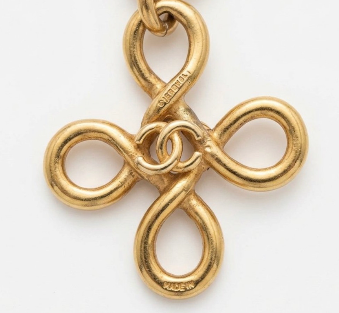 Clover Knot — On Cord